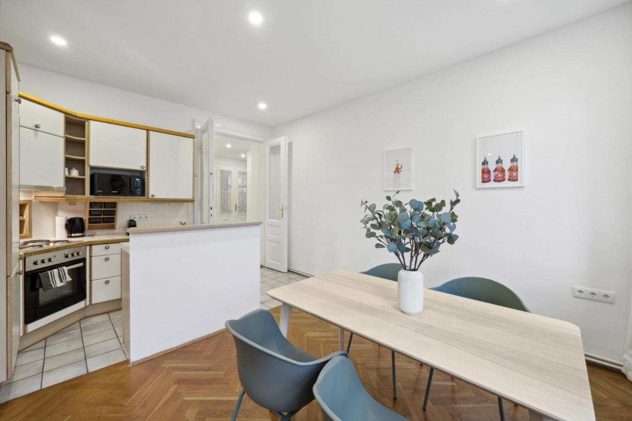 Big Spacious Central Apartment In Vienne Extérieur photo