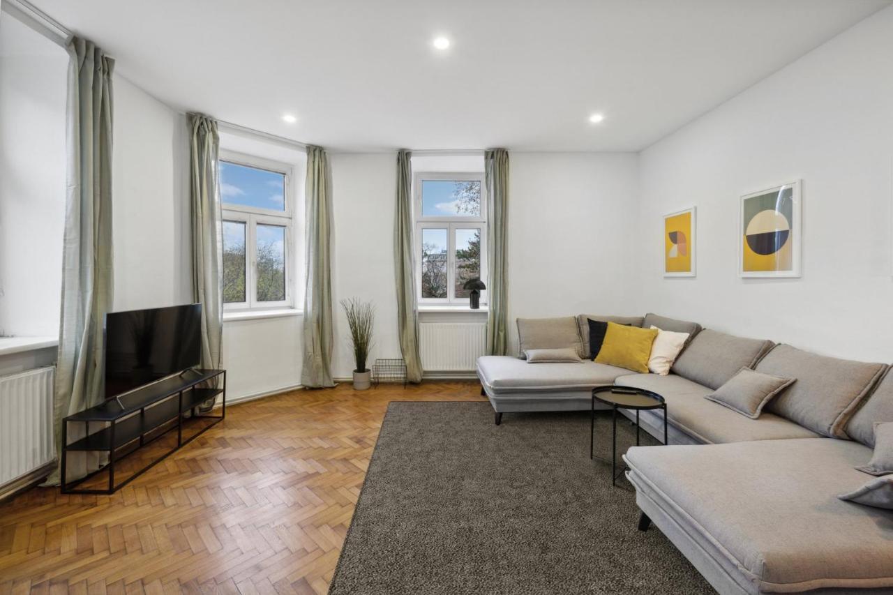 Big Spacious Central Apartment In Vienne Extérieur photo